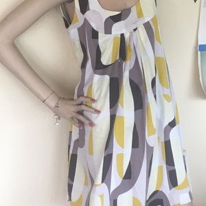 Summer fun shift w scoop neck.